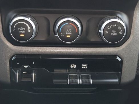 Used 2019 RAM 3500 Big Horn image 18