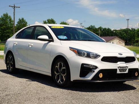 Used 2021 Kia Forte LXS FWD image 4