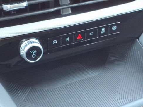 Certified 2026 Ford Explorer Active RWD image 29