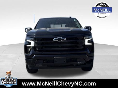 Used 2024 Chevrolet Silverado 1500 High Country w/ Midnight Edition AWD/4WD image 2