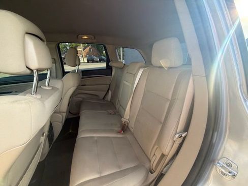 Used 2014 Jeep Grand Cherokee Laredo w/ Quick Order Package 23E AWD/4WD image 13
