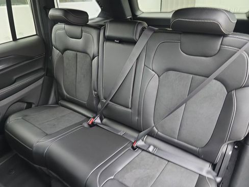 New 2025 Jeep Grand Cherokee 4WD image 15