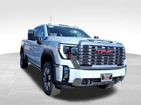 New 2026 GMC Sierra 2500 Denali w/ Denali Reserve Package image 3