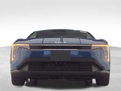 Used 2025 Kia K4 FWD image 3