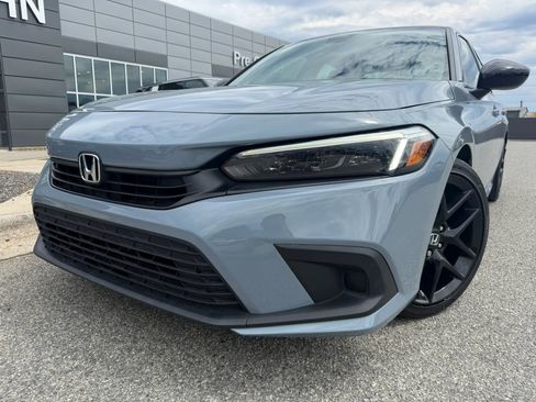 Used 2022 Honda Civic Sport image 1