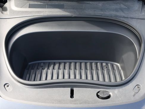 Used 2025 Tesla Model 3 Long Range RWD image 4