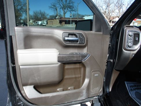 Used 2020 Chevrolet Silverado 1500 LTZ w/ LTZ Premium Package image 11