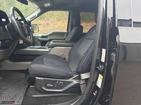 Used 2018 Ford F150 XLT w/ Equipment Group 302A Luxury image 8