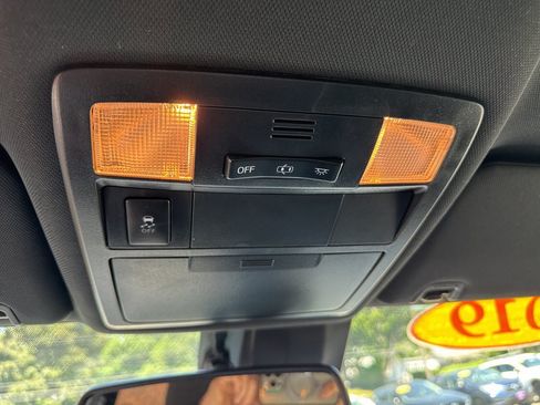 Used 2019 Toyota Tacoma TRD Sport AWD/4WD image 31