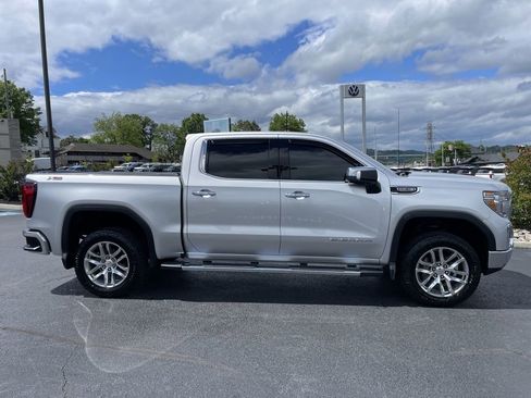 Used 2019 GMC Sierra 1500 SLT w/ SLT Premium Package AWD/4WD image 4