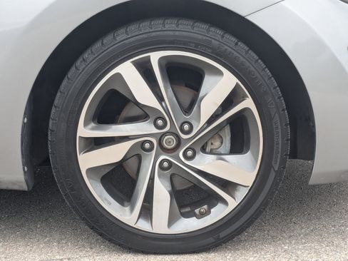 Used 2015 Hyundai Elantra Limited w/ Option Group 05 image 11