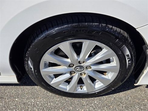 Used 2018 Toyota Camry LE w/ Moonroof Package image 16