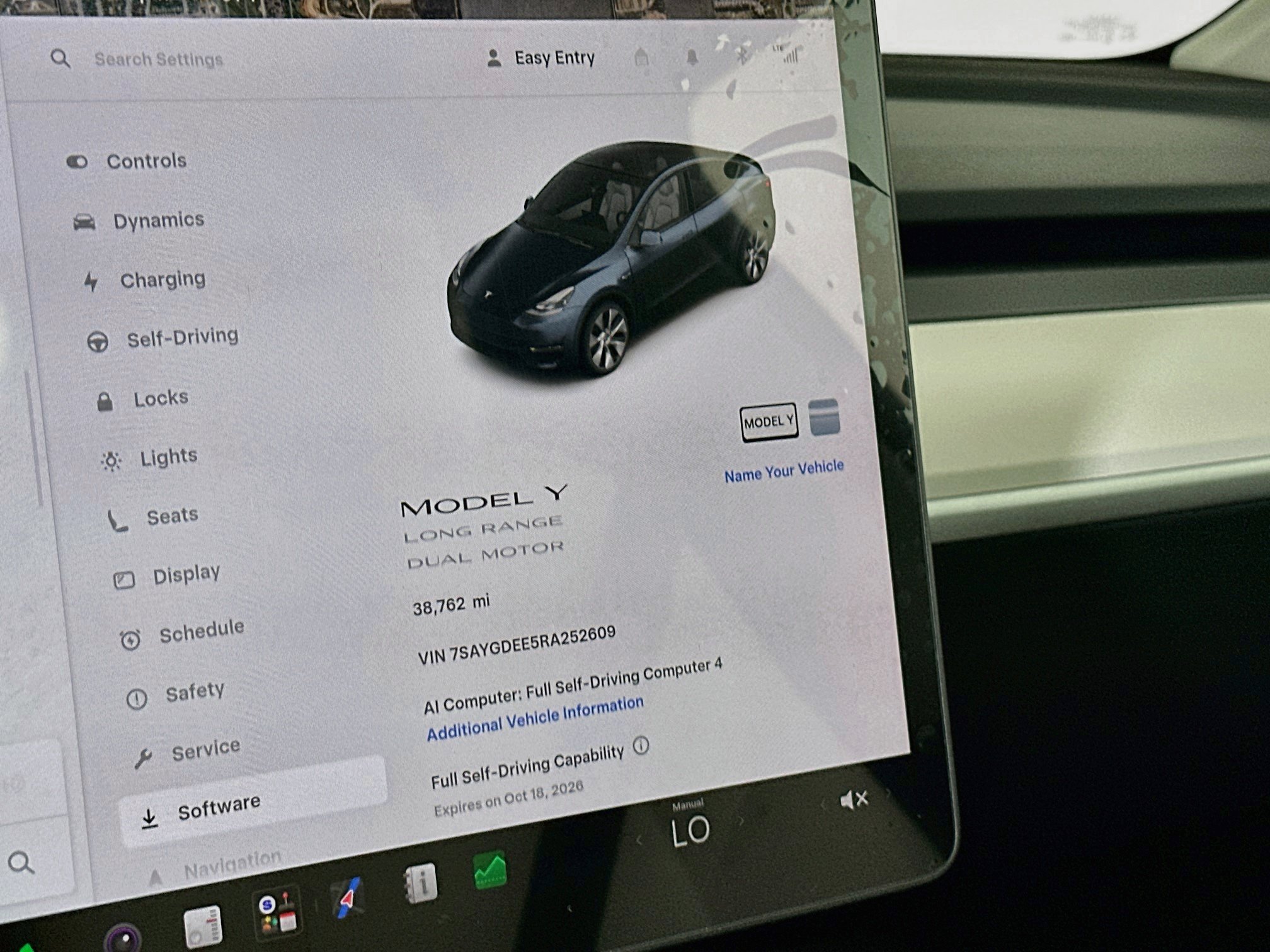 Used 2024 Tesla Model Y Long Range AWD/4WD image 17