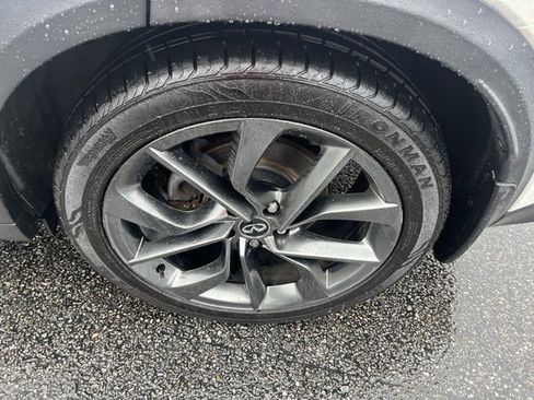 Used 2019 INFINITI QX50 Essential w/ Sensory Package image 23