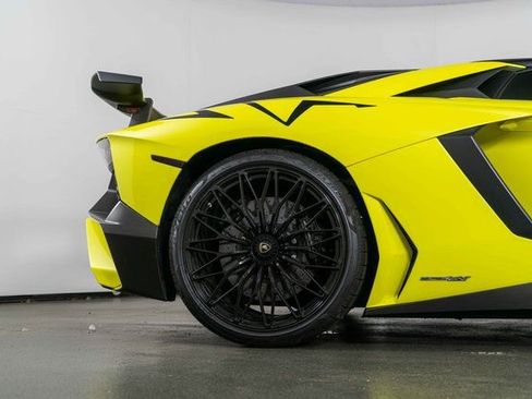 Used 2017 Lamborghini Aventador LP 750-4 Superveloce image 10