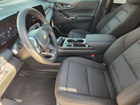 New 2026 Chevrolet Equinox LT FWD image 9
