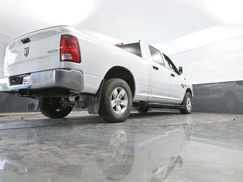 Used 2022 RAM 1500 Classic SLT AWD/4WD image 31
