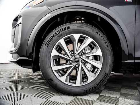 New 2027 Audi SQ6 e-tron Premium AWD/4WD image 4