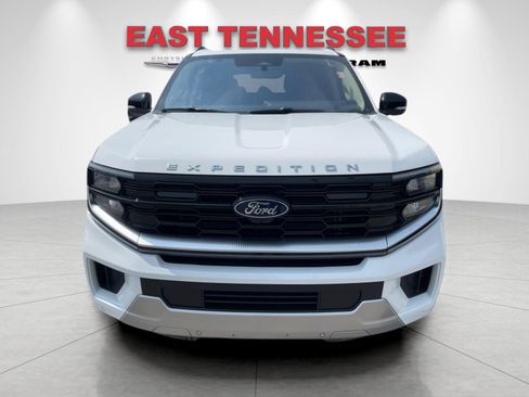 Used 2025 Ford Expedition Platinum AWD/4WD image 9
