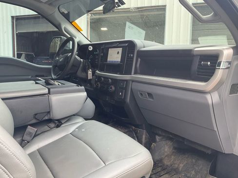 Used 2025 Ford F250 XL w/ XL Chrome Package image 11