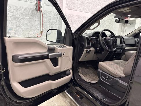 Used 2017 Ford F150 XLT w/ Equipment Group 302A Luxury AWD/4WD image 13