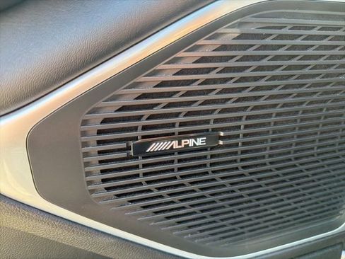 Used 2024 Jeep Wagoneer L Series III w/ Flexible Seating Group image 10