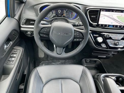 New 2026 Chrysler Pacifica Select FWD image 39