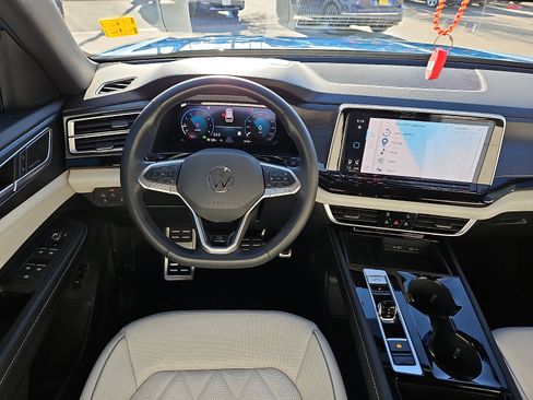 Used 2025 Volkswagen Atlas Cross Sport SEL Premium R-Line image 8