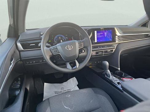 Used 2025 Toyota Camry LE FWD image 27
