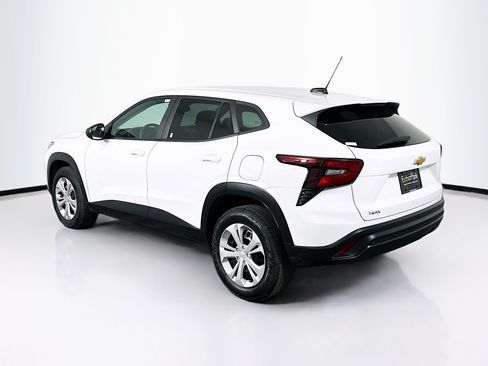 Used 2024 Chevrolet Trax LS FWD image 5
