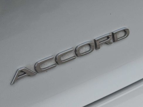 Used 2024 Honda Accord Touring image 12