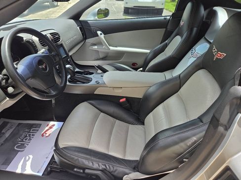 Used 2007 Chevrolet Corvette Convertible w/ Preferred Equipment Group RWD image 8
