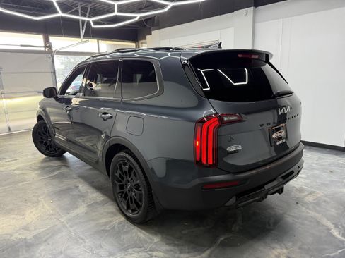 Used 2022 Kia Telluride SX AWD/4WD image 2