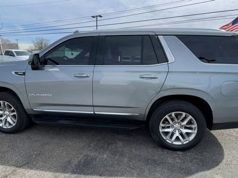 Used 2024 GMC Yukon SLT w/ SLT Premium Package image 7