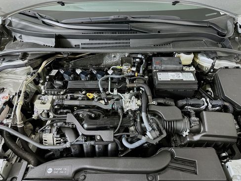 Used 2025 Toyota Corolla LE image 30