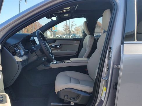 New 2026 Volvo XC90 B6 Plus image 7