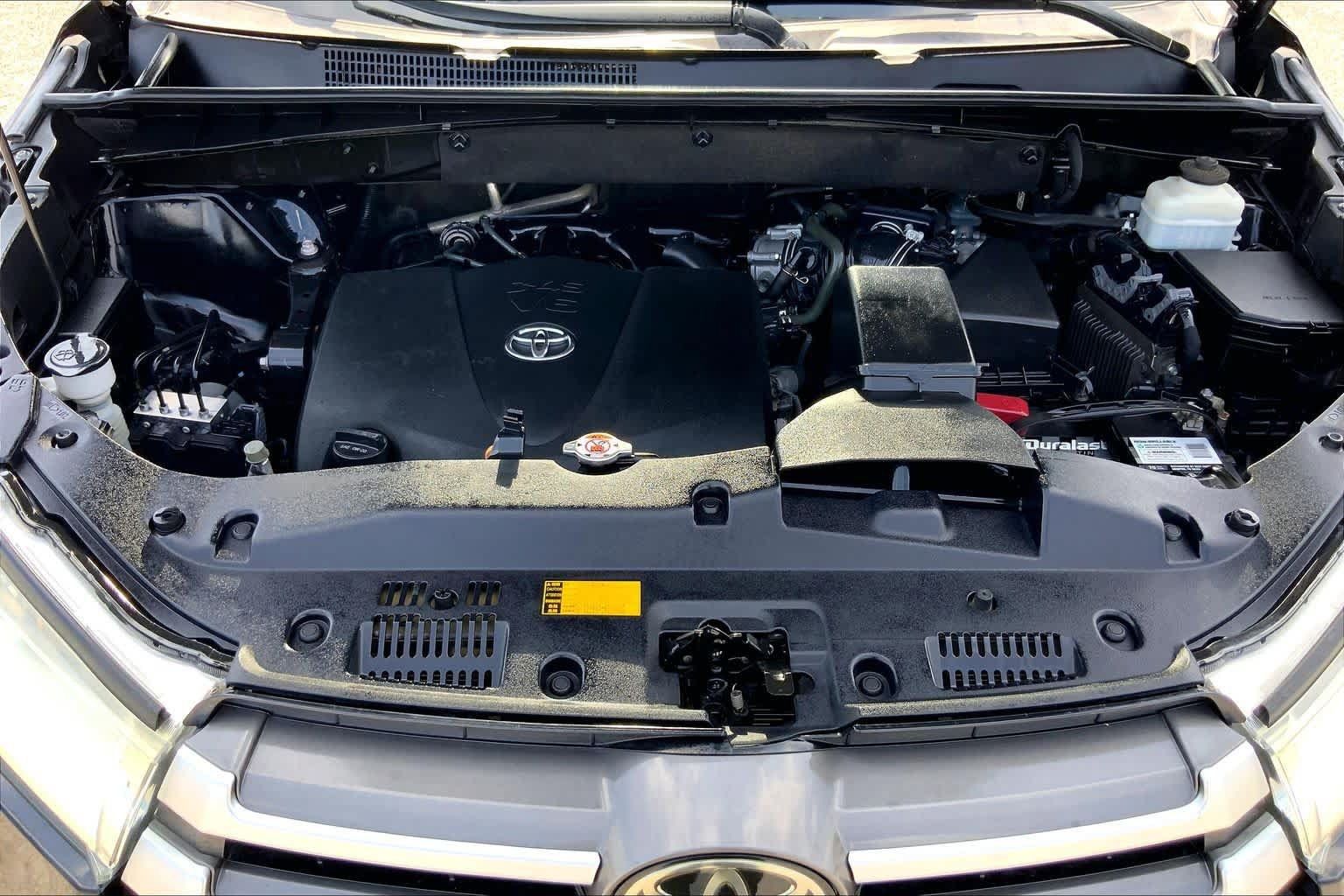 Used 2019 Toyota Highlander XLE AWD/4WD image 31
