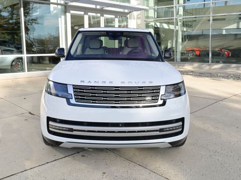 Used 2023 Land Rover Range Rover Autobiography image 2