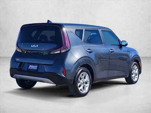 Used 2023 Kia Soul LX w/ LX Technology Package image 5