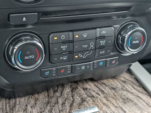 Used 2017 Ford F250 Lariat w/ Lariat Ultimate Package image 15