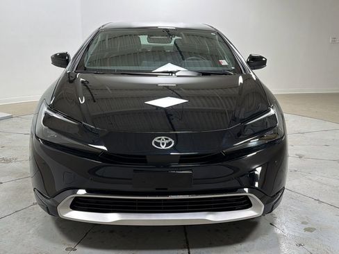 Used 2025 Toyota Prius XSE image 2
