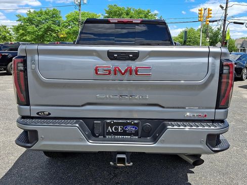 Used 2025 GMC Sierra 2500 AT4 AWD/4WD image 5