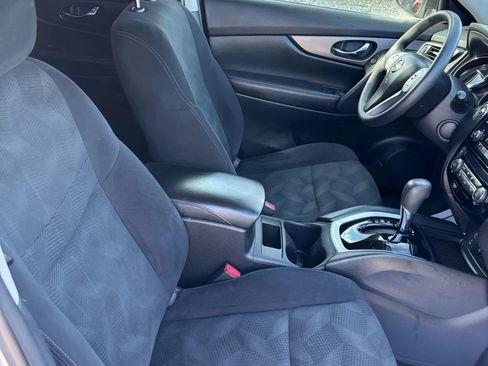 Used 2014 Nissan Rogue SV image 24