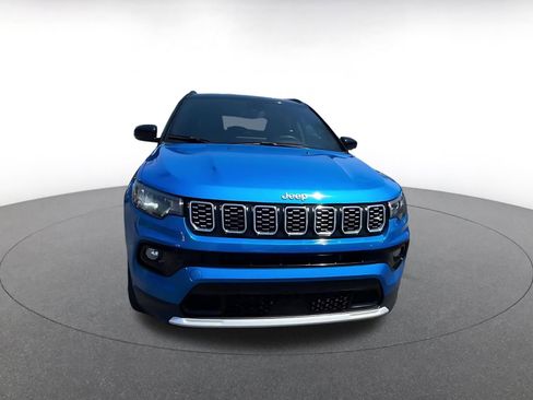 Used 2025 Jeep Compass Limited AWD/4WD image 4