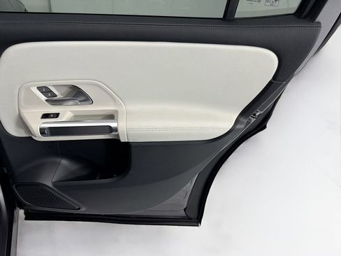 Certified 2022 Mercedes-Benz GLB 250 4MATIC image 26