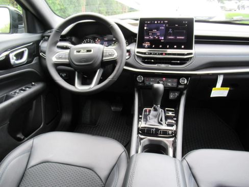 New 2026 Jeep Compass Latitude AWD/4WD image 13