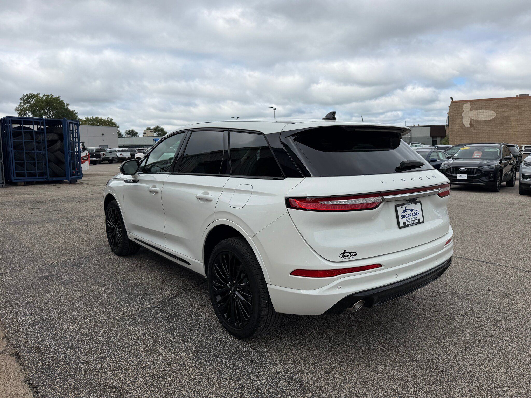 Used 2025 Lincoln Corsair AWD w/ Equipment Group 101A image 6