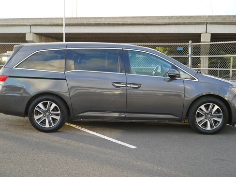 Used 2015 Honda Odyssey Touring image 30