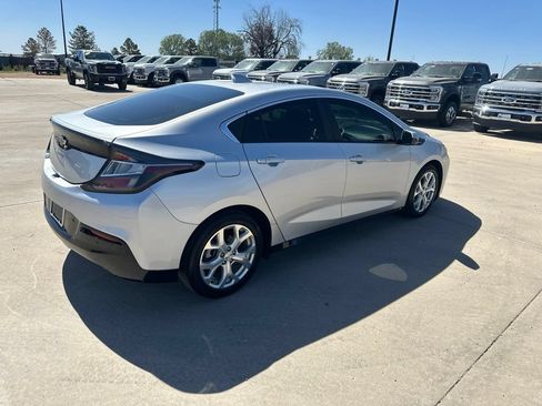 Used 2017 Chevrolet Volt Premier w/ Driver Confidence II Package FWD image 33