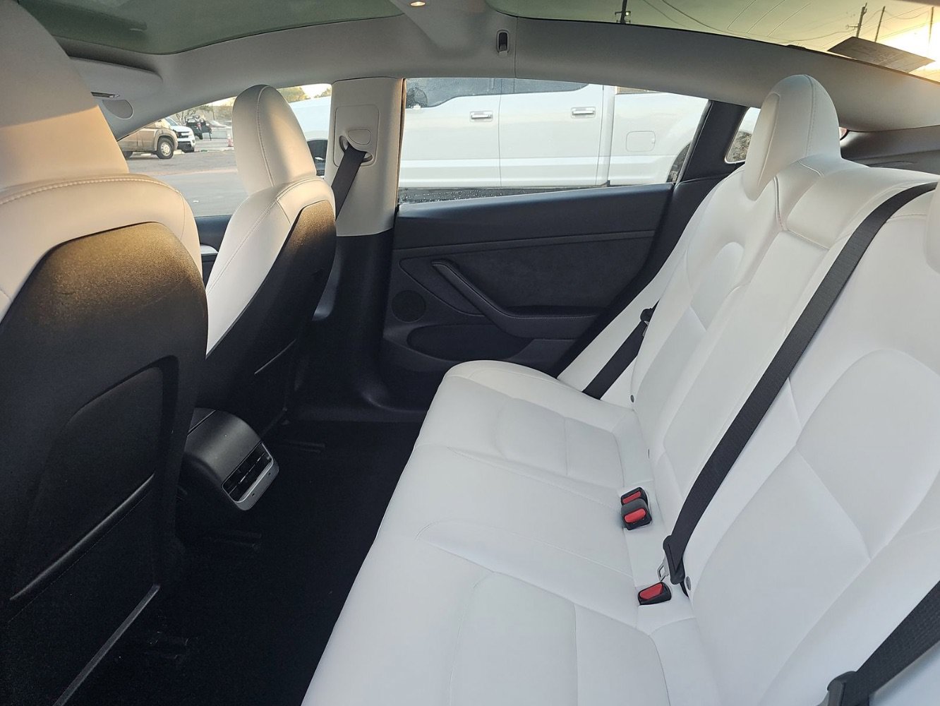 Used 2023 Tesla Model 3 Standard Range RWD image 3